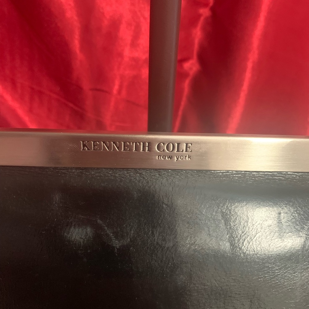 Kenneth Cole New York small Wristlet‎ - Picture 3 of 7